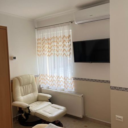 Reka Apartmanhaz Buk Bagian luar foto
