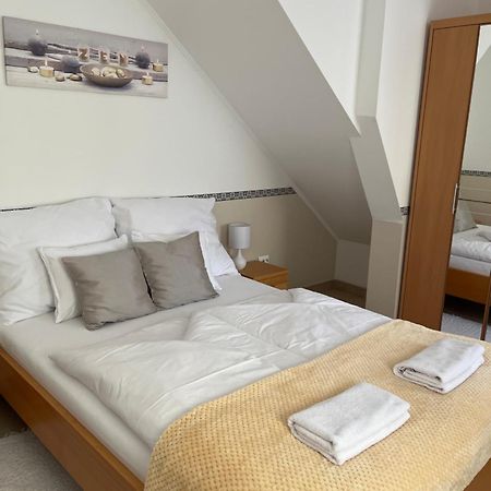 Reka Apartmanhaz Buk Bagian luar foto