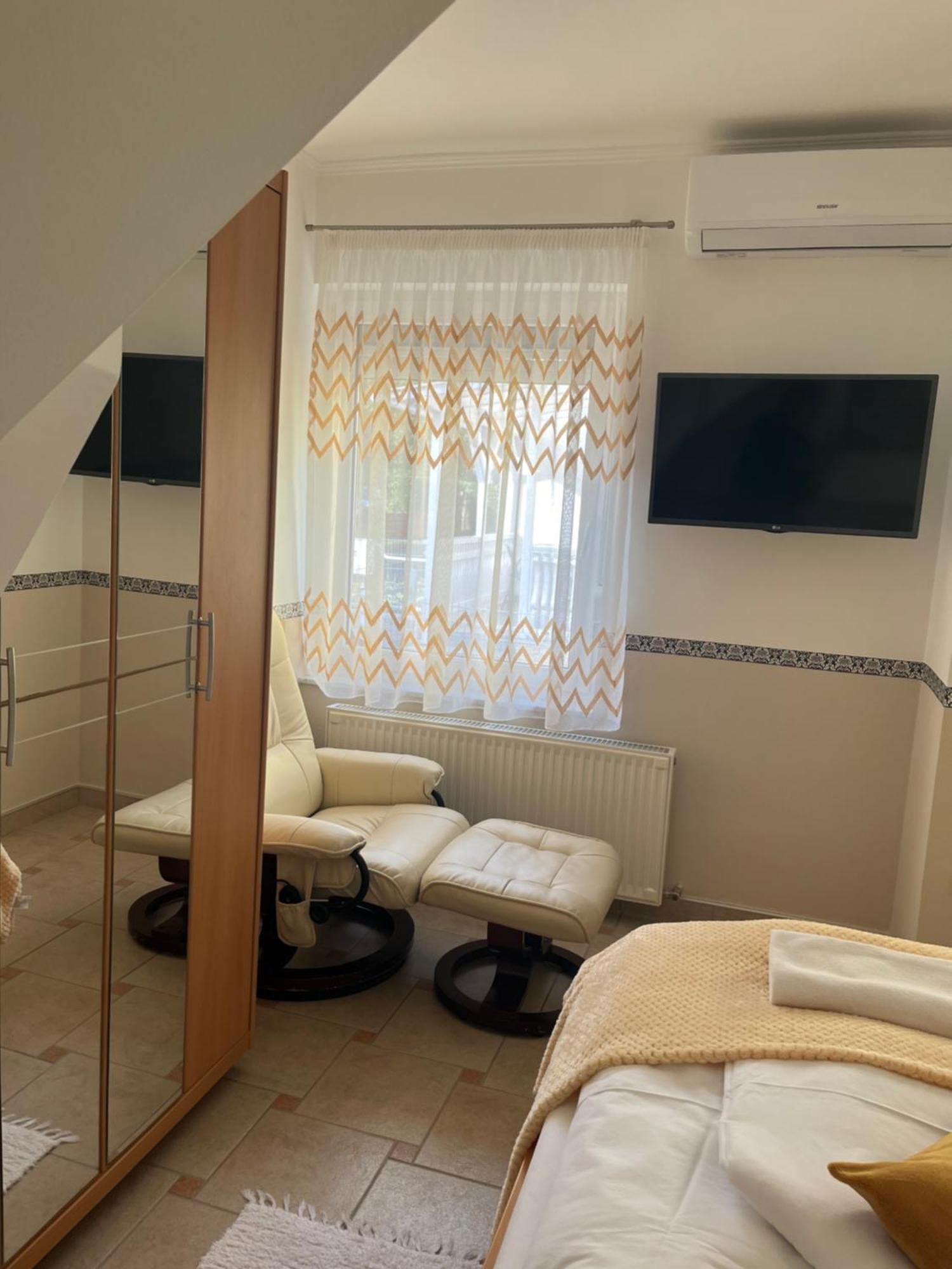 Reka Apartmanhaz Buk Bagian luar foto