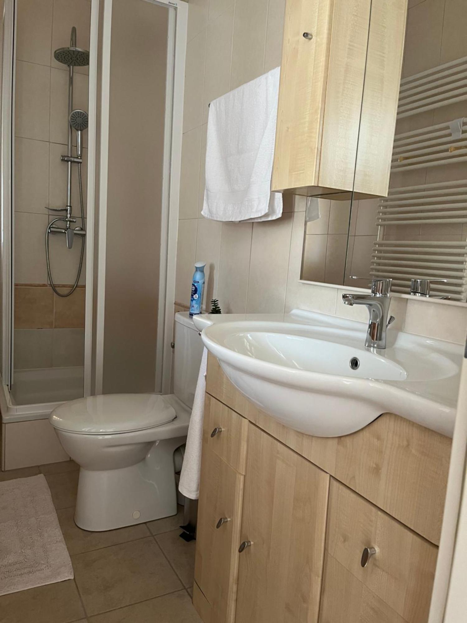 Reka Apartmanhaz Buk Bagian luar foto