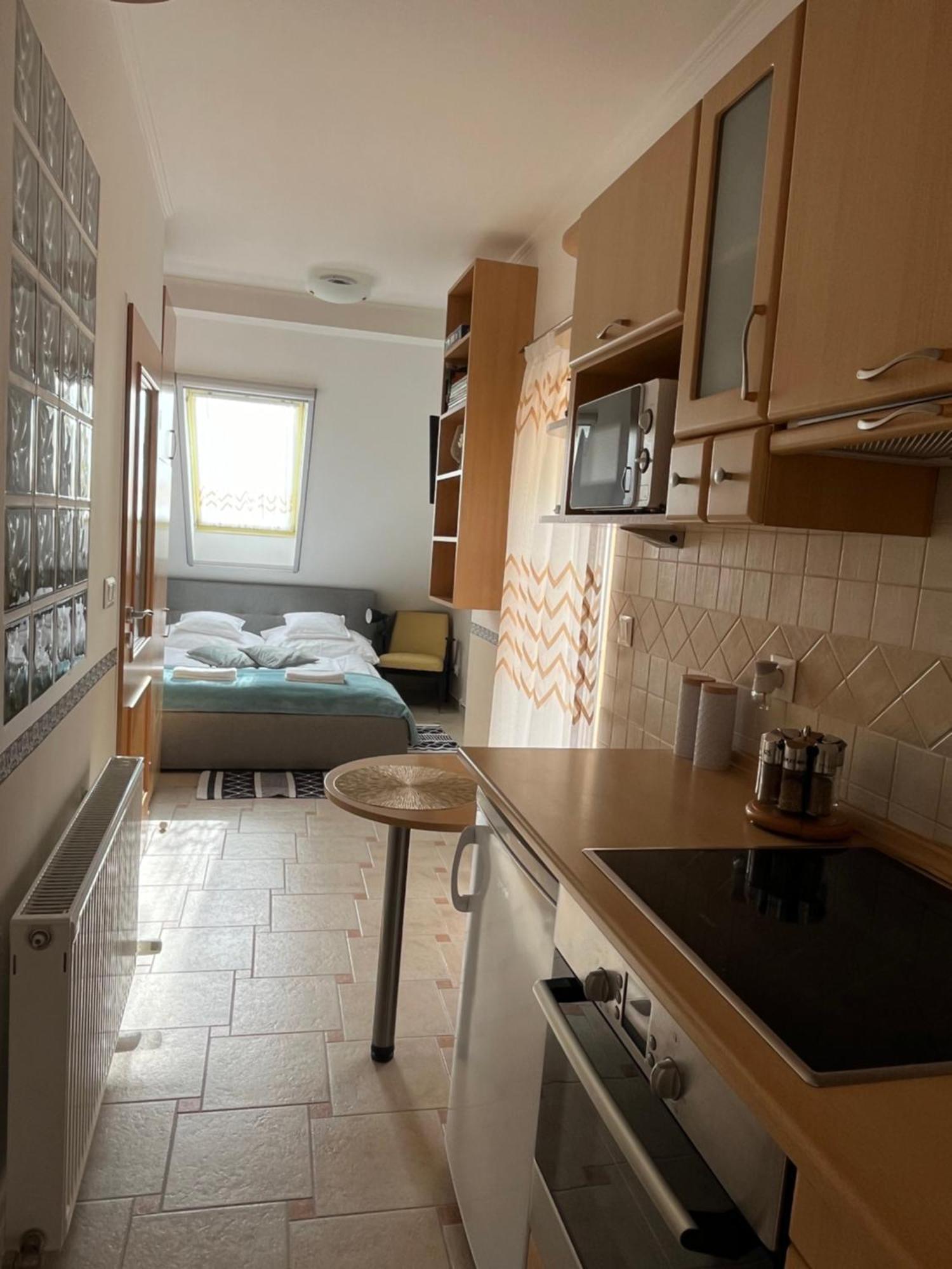 Reka Apartmanhaz Buk Bagian luar foto