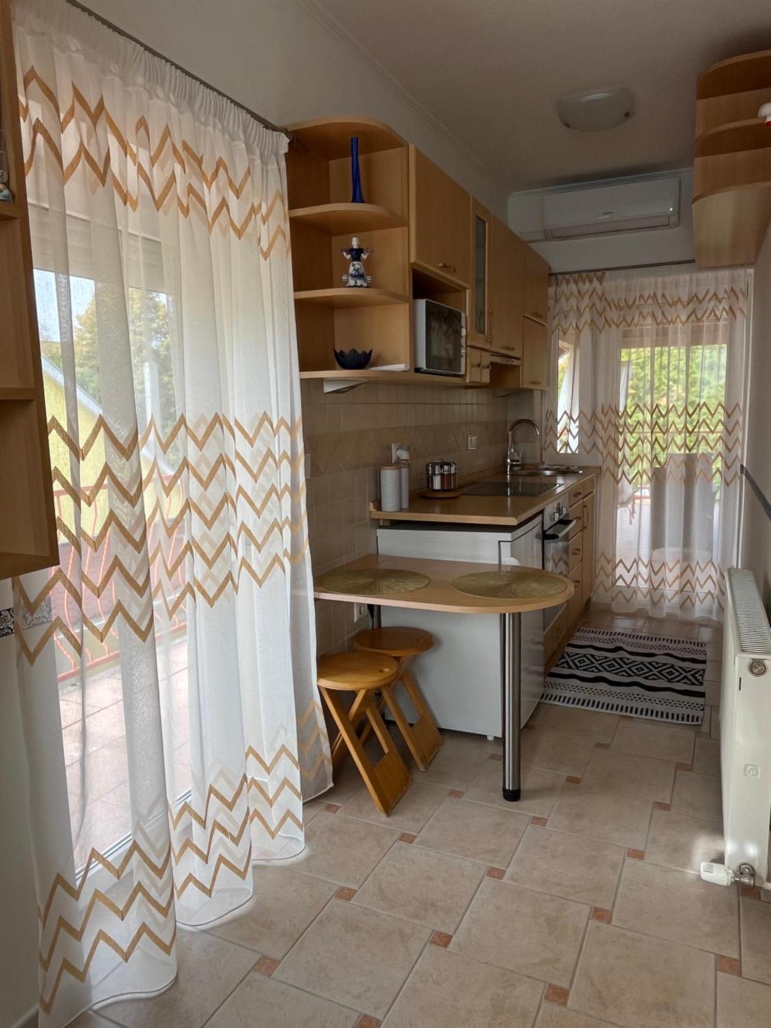 Reka Apartmanhaz Buk Bagian luar foto
