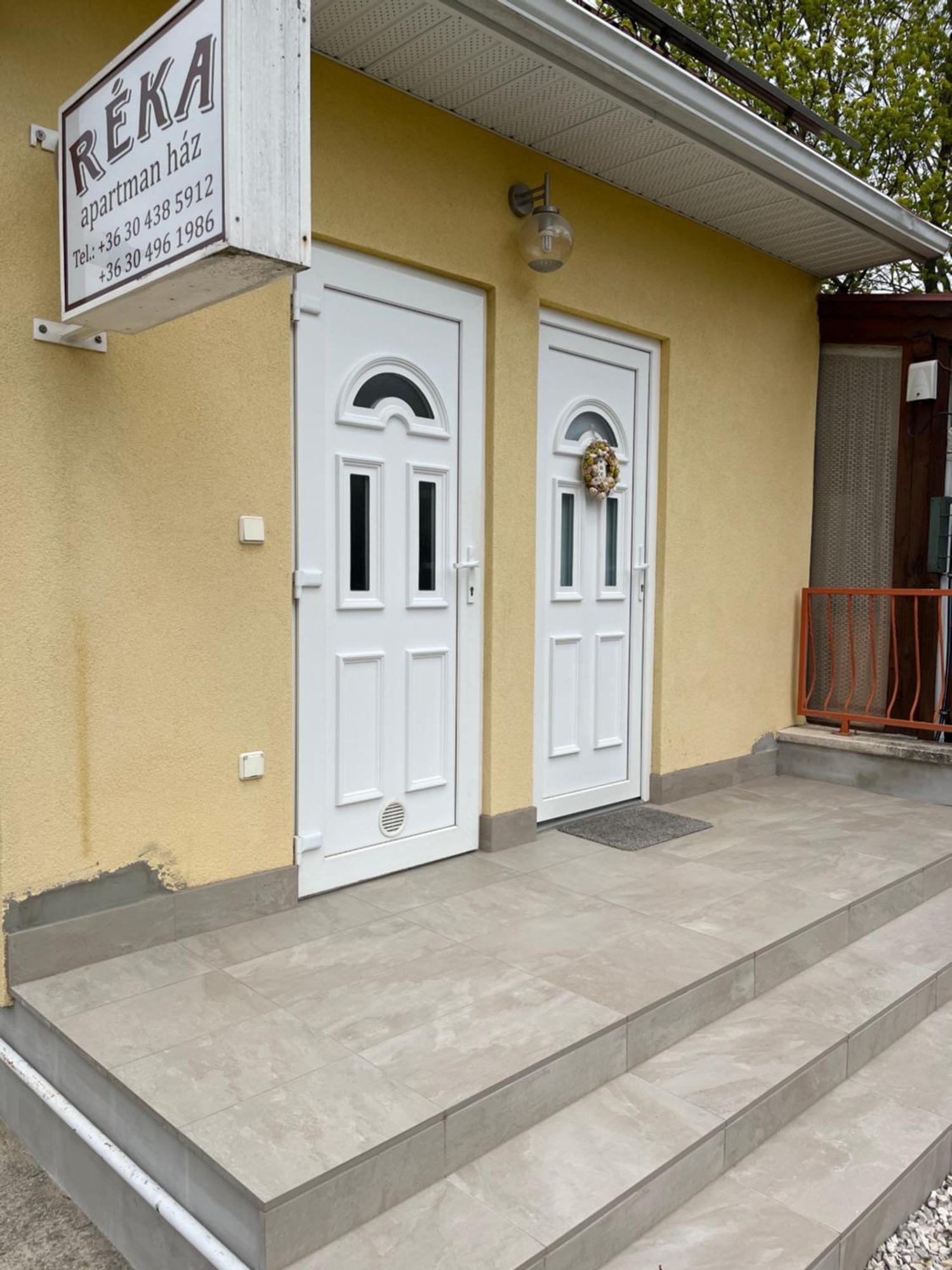 Reka Apartmanhaz Buk Bagian luar foto