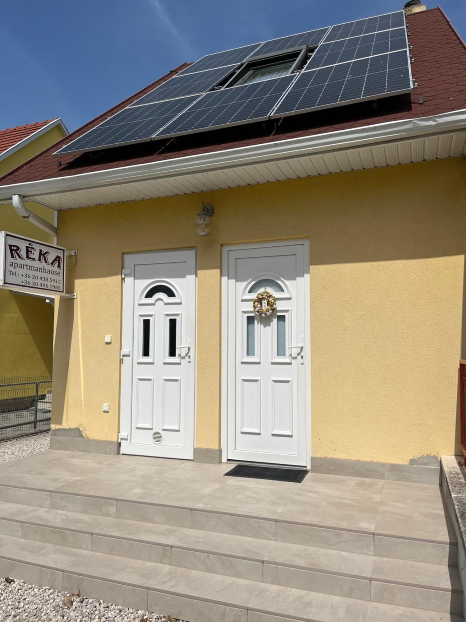 Reka Apartmanhaz Buk Bagian luar foto